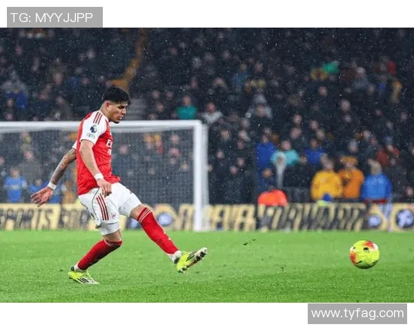 西甲激战：莱比锡与阿森纳鏖战平局红牌事件引发全场热议