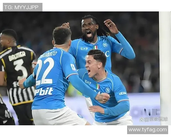 意甲激战：那不勒斯与巴黎圣日耳曼战成平局引发转会热议