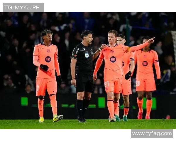 欧冠激战巴萨险胜里昂四比三转会传闻引发球迷热议