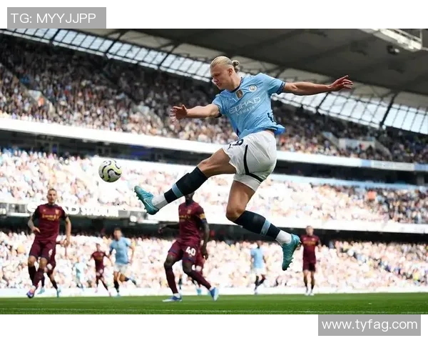 曼城狂胜巴萨五球帽子戏法引爆全场战术解析与精彩瞬间回顾